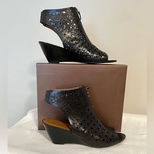 12M Franco Sarto open toe wedge sandal